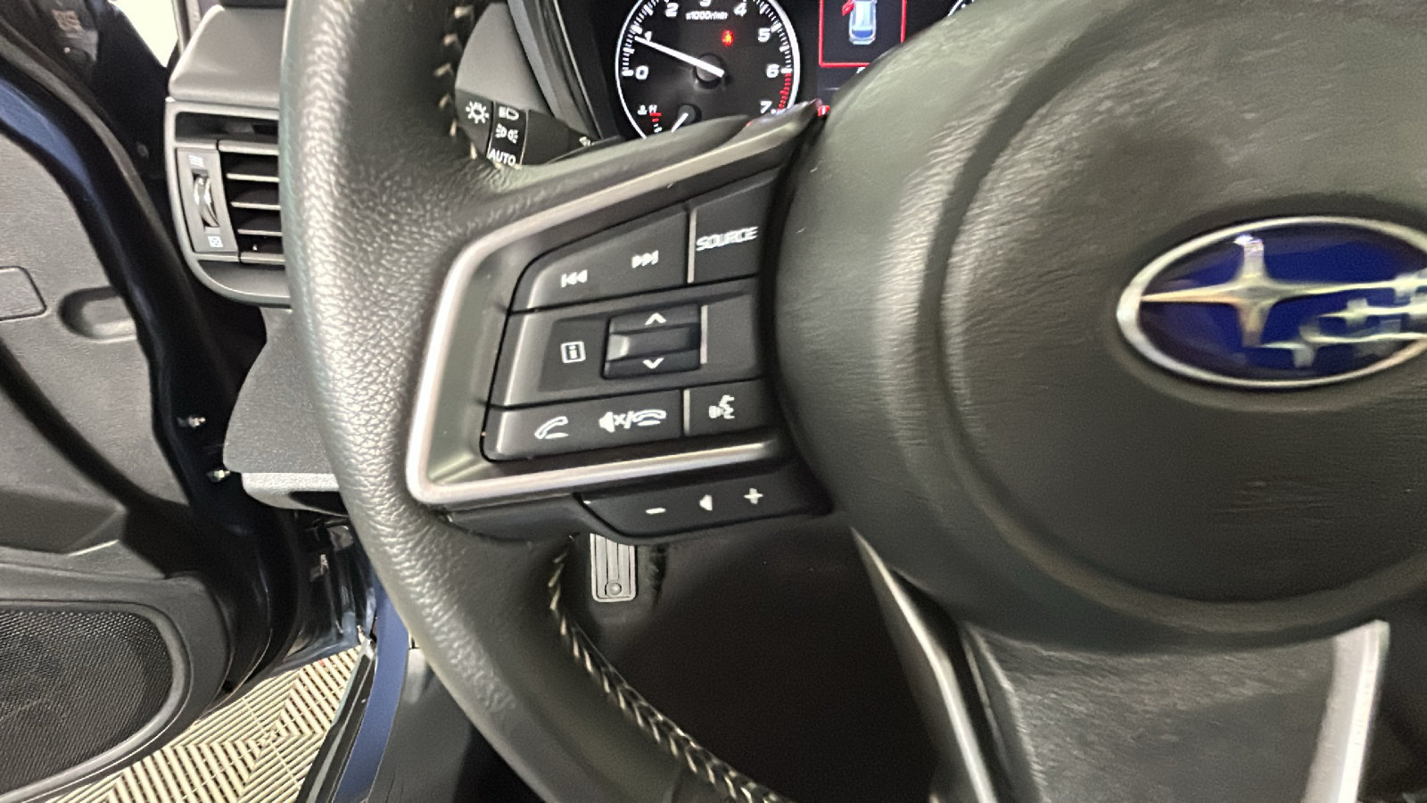 Used 2025 Subaru Outback Premium AWD/4WD image 19