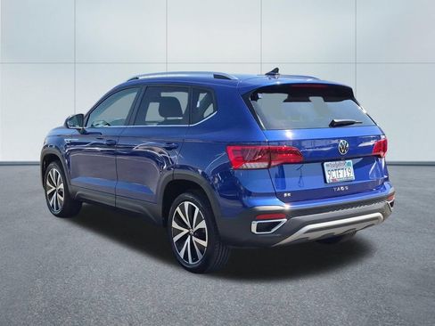Used 2022 Volkswagen Taos SE FWD image 4