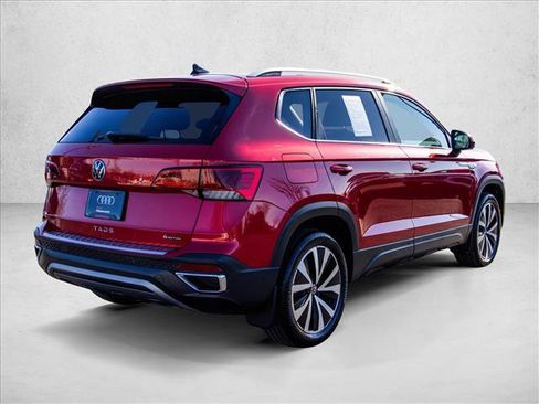 Used 2022 Volkswagen Taos SE image 5