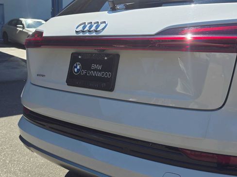Used 2019 Audi e-tron Prestige AWD/4WD image 13