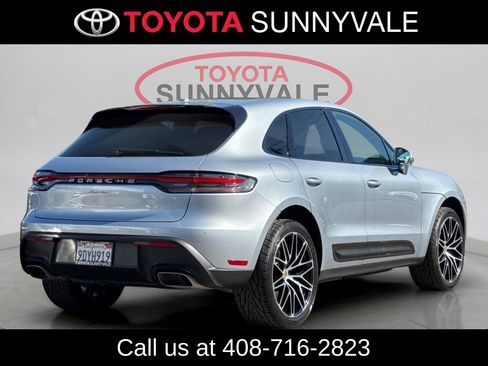 Used 2022 Porsche Macan AWD/4WD image 3