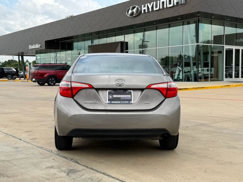 Used 2014 Toyota Corolla LE FWD image 4