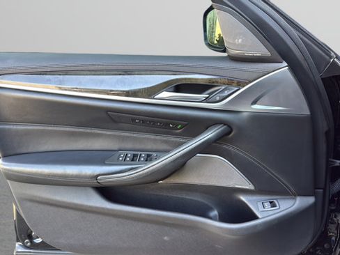 Used 2019 BMW M550i xDrive w/ Premium Package AWD/4WD image 10
