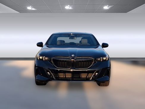 Used 2026 BMW 530i w/ M Sport Package RWD image 4