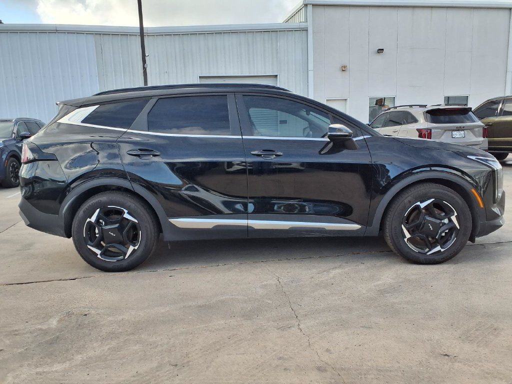 Certified 2026 Kia Sportage EX w/ EX Panorama Roof Package FWD image 9