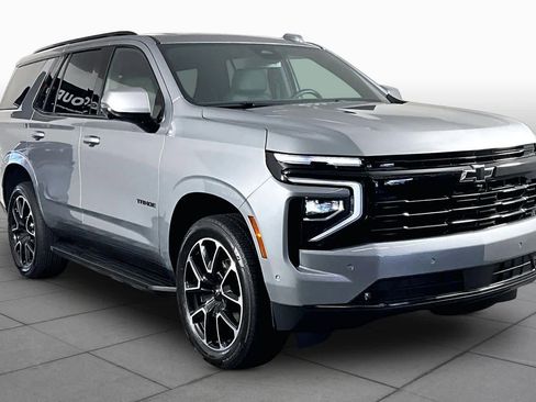 Used 2025 Chevrolet Tahoe RST w/ Comfort Package AWD/4WD image 3