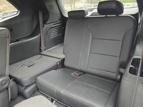 Certified 2025 Buick Enclave Sport Touring image 8