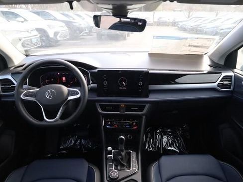 New 2026 Volkswagen Taos SEL image 6