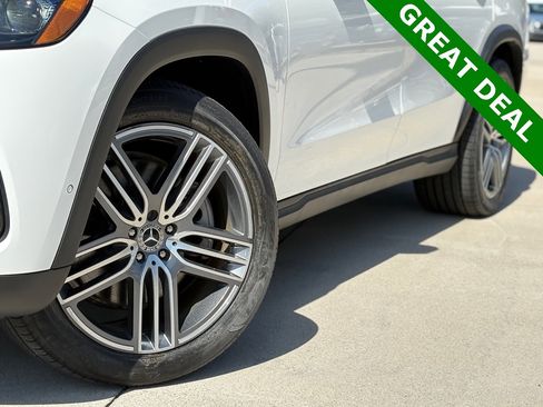 Used 2024 Mercedes-Benz GLS 450 4MATIC image 10