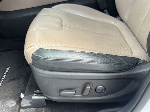 Used 2019 Hyundai Santa Fe Limited FWD image 14