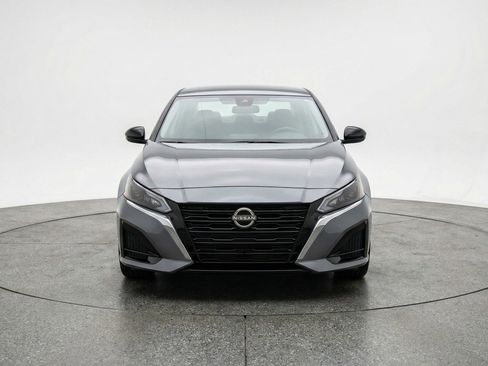 Used 2025 Nissan Altima 2.5 SV image 2