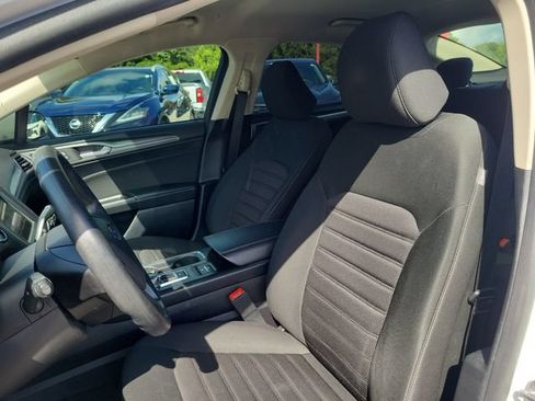 Used 2020 Ford Fusion SE FWD image 17