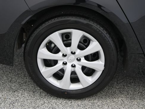 Used 2025 Toyota Corolla LE FWD image 6