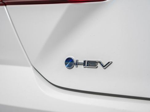 Used 2025 Toyota Camry LE image 8