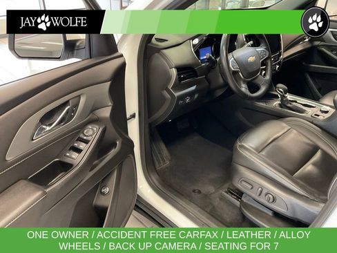 Used 2023 Chevrolet Traverse LT image 9