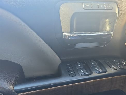 Used 2018 GMC Sierra 1500 SLT image 13