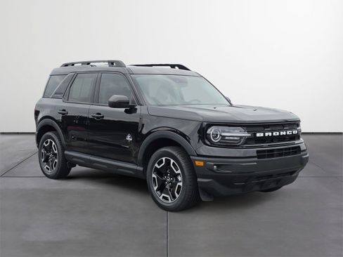 Used 2023 Ford Bronco Sport Outer Banks w/ Tech Package AWD/4WD image 7