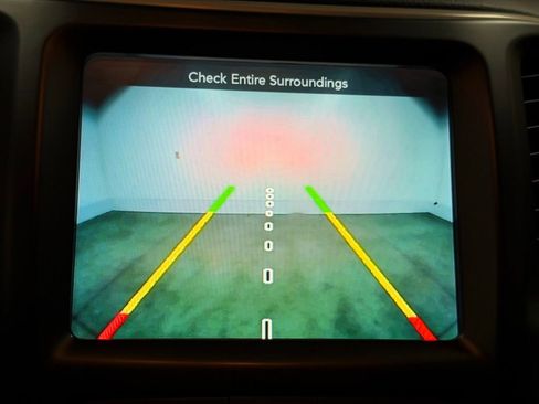 Used 2017 Jeep Cherokee Latitude w/ Cold Weather Group image 31