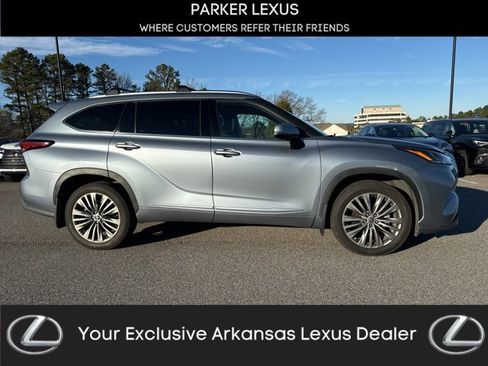 Used 2021 Toyota Highlander Platinum image 1
