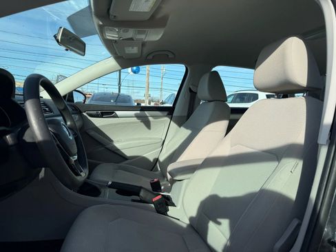 Used 2017 Volkswagen Passat 1.8T S image 17