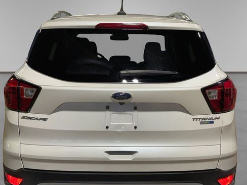 Used 2019 Ford Escape Titanium image 16