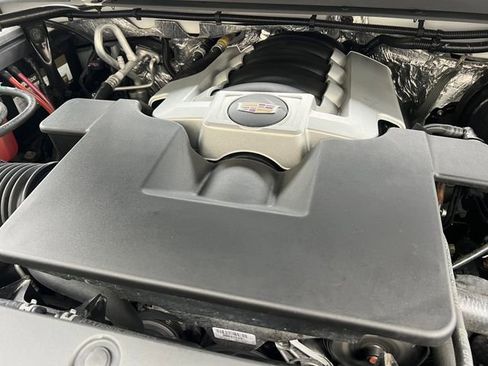 Used 2017 Cadillac Escalade image 36