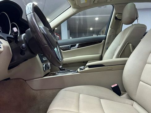 Used 2014 Mercedes-Benz C 250 Sedan image 10