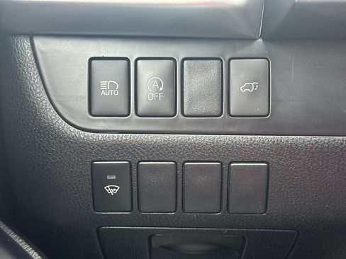 Used 2019 Toyota Highlander XLE AWD/4WD image 24