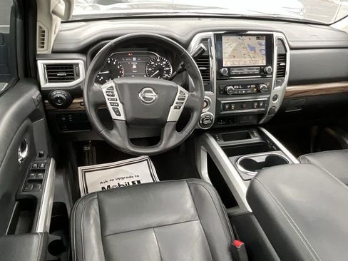 Used 2020 Nissan Titan SL w/ Moonroof Package image 31