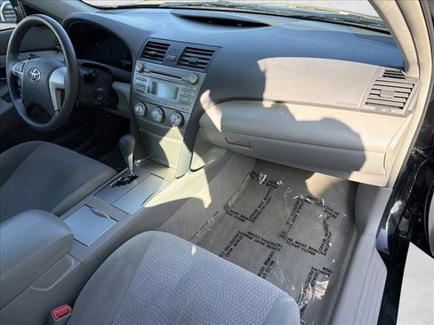 Used 2011 Toyota Camry LE image 23