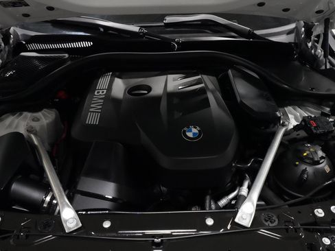 Used 2025 BMW 530i xDrive w/ Premium Package AWD/4WD image 28