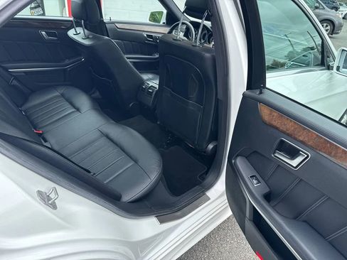 Used 2015 Mercedes-Benz E 400 4MATIC Sedan image 14