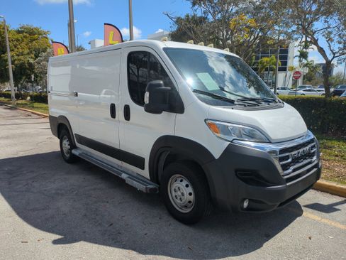 Used 2023 RAM ProMaster 2500 image 2
