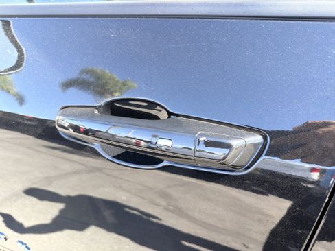 Used 2026 Chevrolet Equinox LT FWD image 38