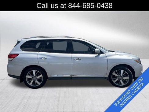 Used 2015 Nissan Pathfinder Platinum FWD image 4