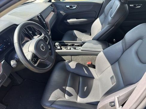Used 2024 Volvo XC60 B5 Plus image 4