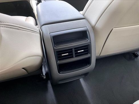 Certified 2023 Cadillac XT5 Premium Luxury FWD image 25