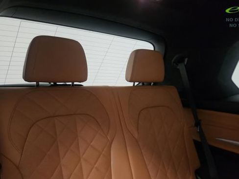 Used 2025 BMW X7 xDrive40i w/ M Sport Package AWD/4WD image 44