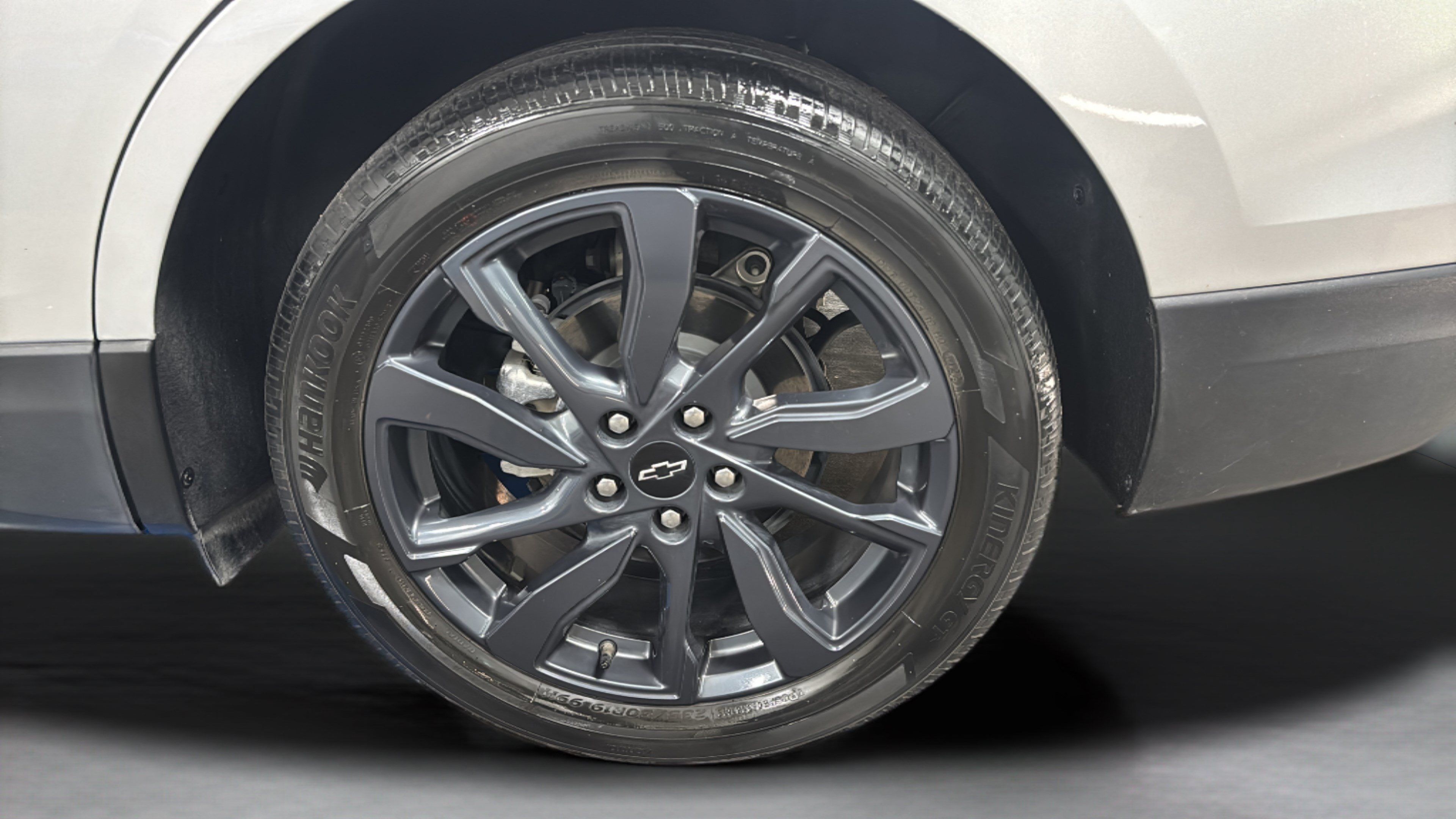 Used 2022 Chevrolet Equinox RS w/ Infotainment Package FWD image 32