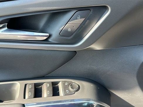 New 2025 Chevrolet Traverse LT w/ LPO, Floor Liner Package image 11