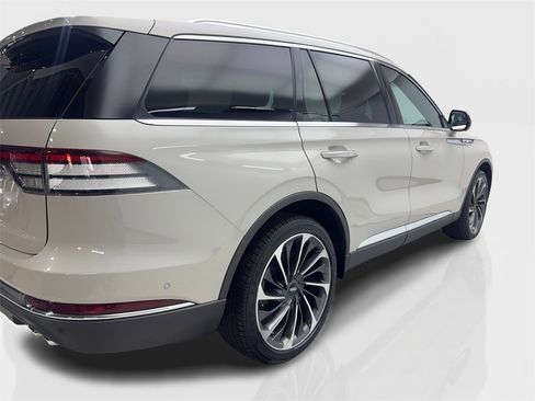 Used 2022 Lincoln Aviator Reserve w/ Equipment Group 201A image 13
