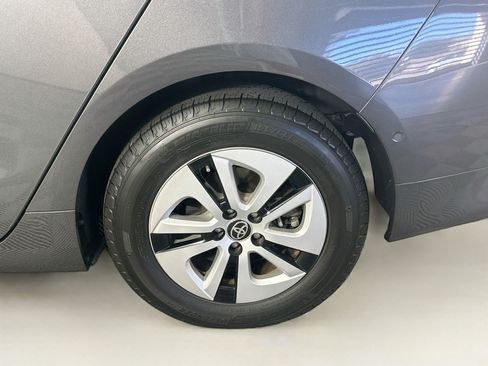 Used 2018 Toyota Prius Two w/ Prius Two Safety Plus Package FWD image 11