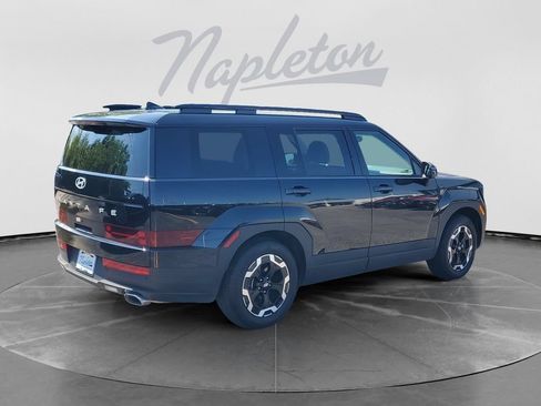 Used 2025 Hyundai Santa Fe SEL FWD image 8
