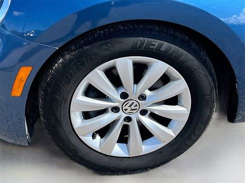 Used 2017 Volkswagen Beetle 1.8T S image 28