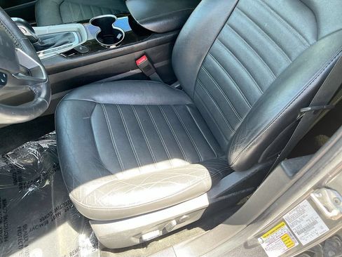 Used 2016 Ford Fusion Energi SE FWD image 18