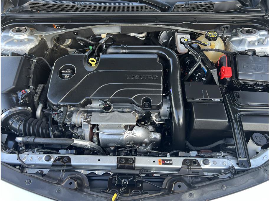 Used 2022 Chevrolet Malibu LT FWD image 18