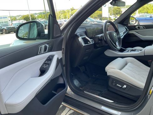 Used 2024 BMW X5 xDrive40i w/ Premium Package AWD/4WD image 31