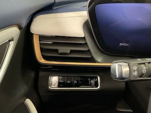 Used 2024 Buick Envision Avenir image 26