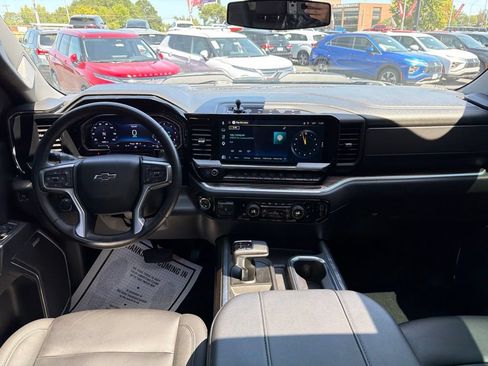 Used 2025 Chevrolet Silverado 1500 LT Trail Boss w/ Convenience Package II AWD/4WD image 38