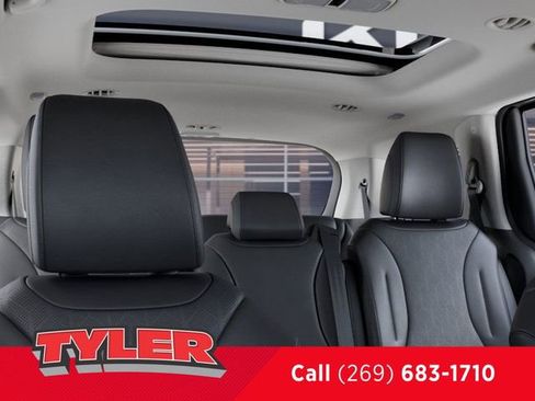 New 2026 Kia Carnival SX w/ SX Dark Edition Package FWD image 28